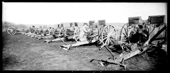 Mercin-Pommier. Centre de triage. Canons boches. R. Berthelé - Fonds Berthelé - 49Fi1069