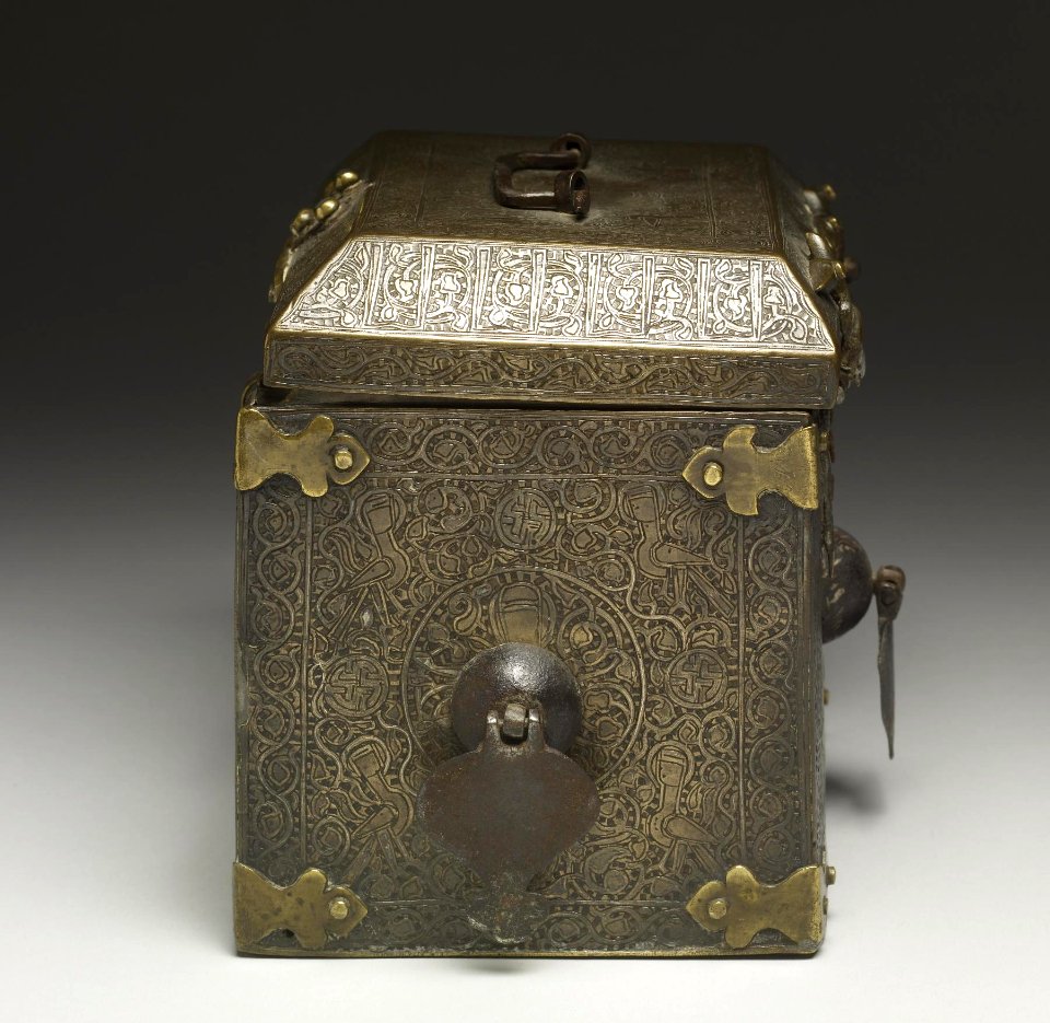 Mesopotamian - Casket with Harpies - Walters 54525 - Left Side