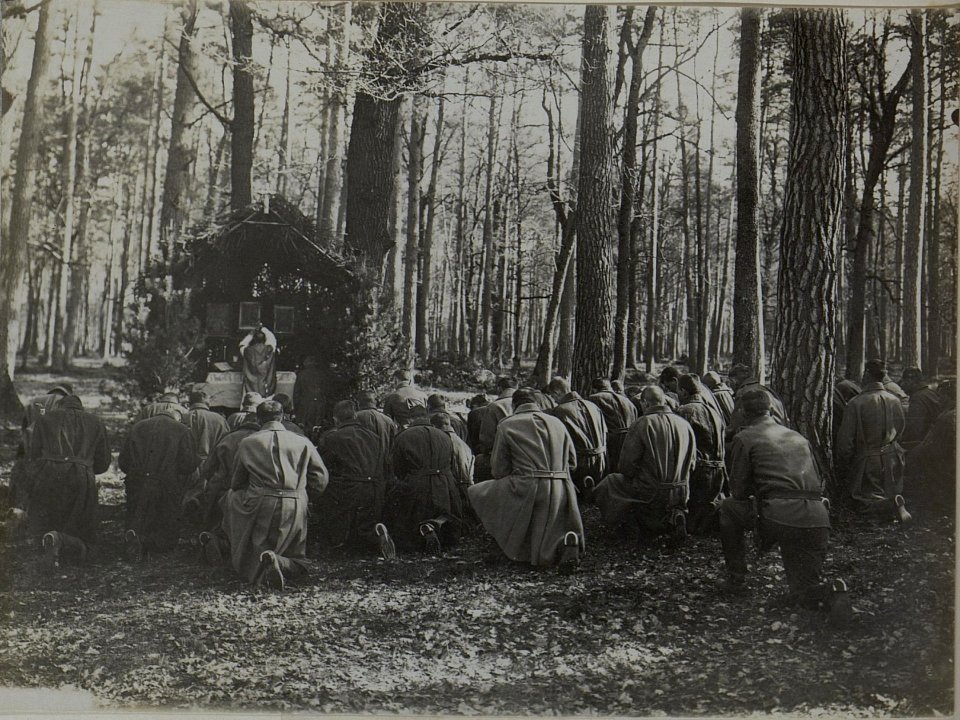 Messe im Walde. (BildID 15446514)