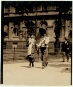 Messenger boys, City Hall Park, N.Y. LOC nclc.03693
