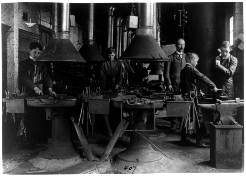 Metal shop (blacksmithing) class in a Washington, D.C., high school LCCN2001703716
