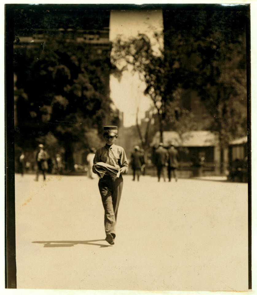 Messenger, City Hall Park, N.Y. LOC nclc.03697
