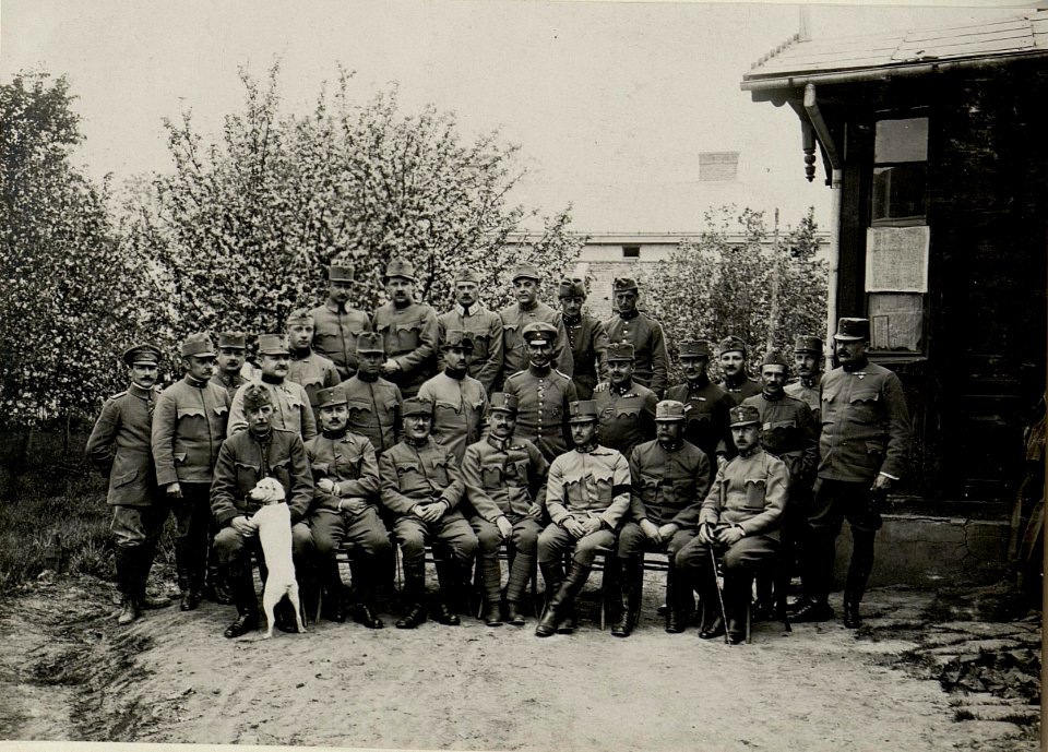 Möglicherweise das Korpskommando des 9. Korps (BildID 15541876)