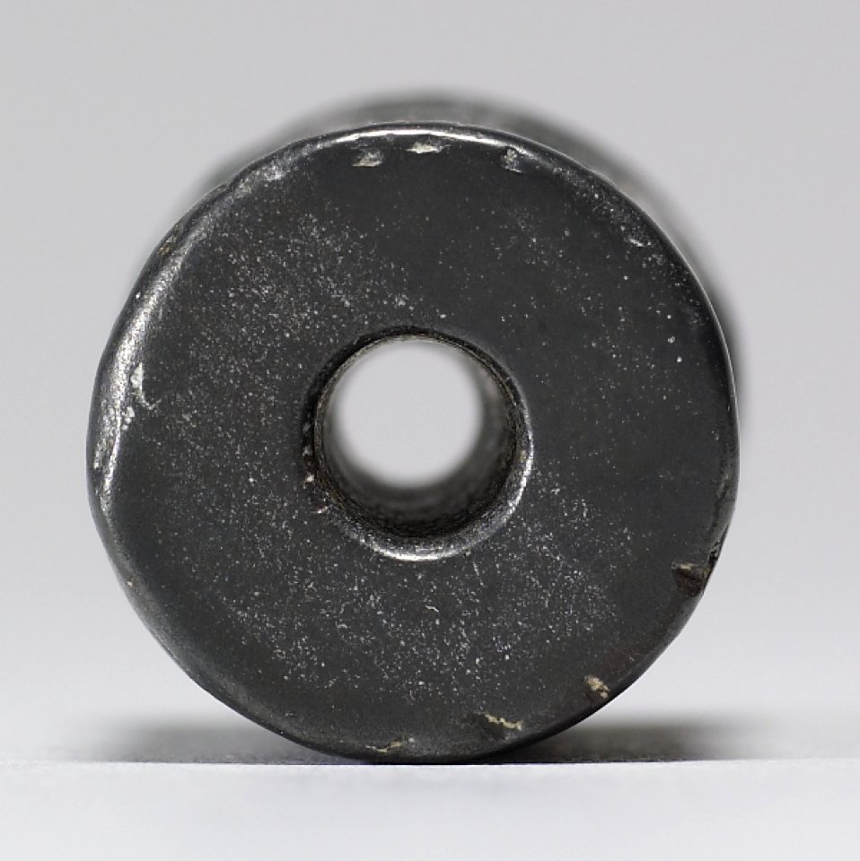Mesopotamian - Cylinder Seal with Deity, Worshipper and Inscription - Walters 42437 - Top