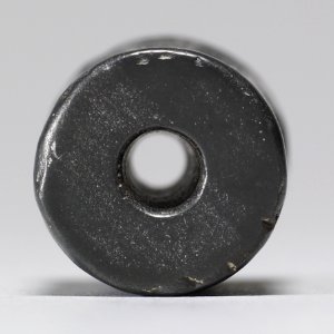 Mesopotamian - Cylinder Seal with Deity, Worshipper and Inscription - Walters 42437 - Top