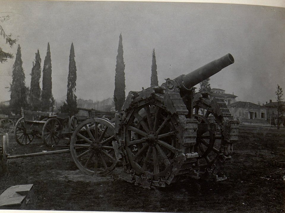 Mörser, Görz, Parkplatz. Ende März.1918. (BildID 15664390)