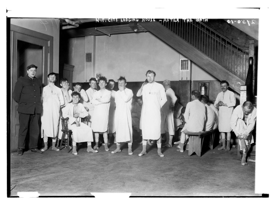 N.Y. City lodging house - after the bath LCCN2014695106