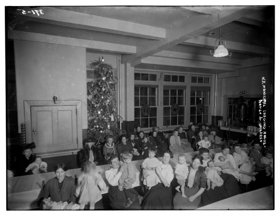 N.Y. Municipal Lodging House- women & children LCCN2014681795