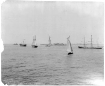 N.Y. (City) Harbor- Statue of Liberty from Battery Point LCCN2006687011