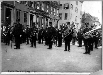 N.Y. Police band (on street) LCCN2005696270