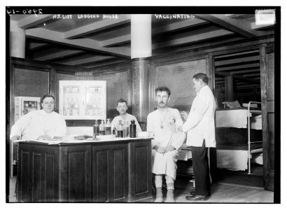 N.Y. City lodging house - vaccinating LCCN2014695110