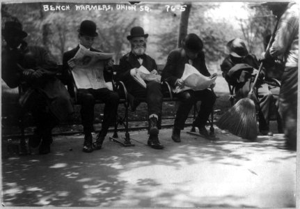 N.Y. parks - bench warmers, Union Sq. LCCN2003656212