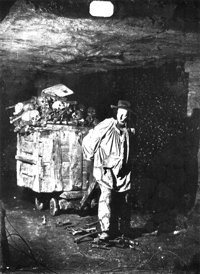 Nadar - Catacombes de Paris - NPS 83