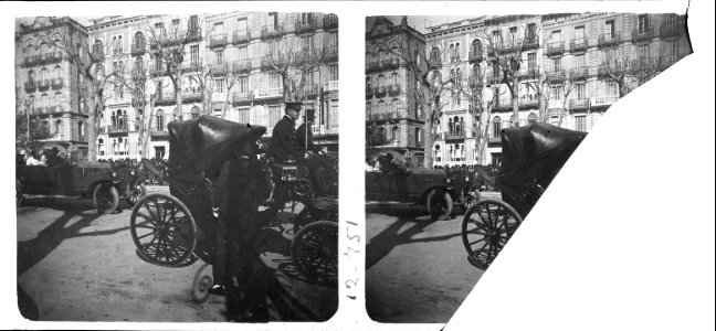 Més automòbils al Passeig de Gràcia