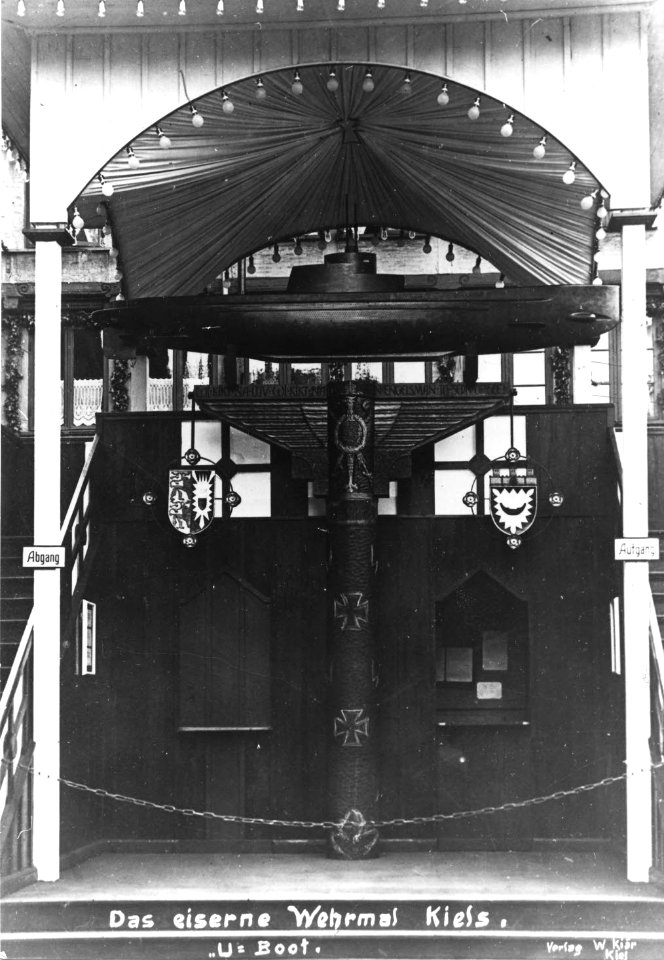 Nagel-U-Boot als Wehrmal auf dem Alten Markt (Kiel 44.267)
