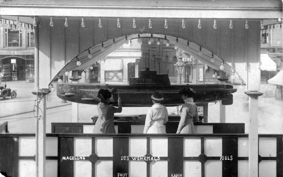 Nagel-U-Boot als Wehrmal auf dem Alten Markt (Kiel 54.190)