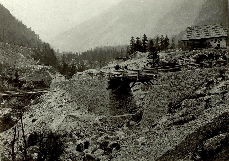 Mühlberger- Brücke über den Mojstrovkabach. (BildID 15464706)
