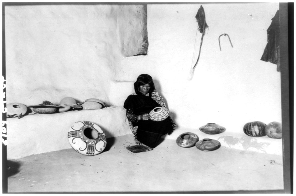 Nampeyo, a noted Tewa Hopi potter of the Hano pueblo in northeastern Arizona, decorating pottery LCCN2003653751