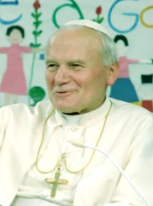 Nancy Reagan and Pope John Paul II (cropped)