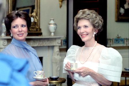 Nancy Reagan with Jihan Sadat