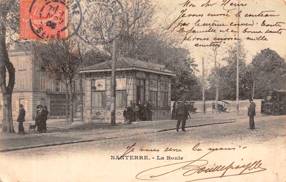 Nanterre.Place de la Boule.Abri
