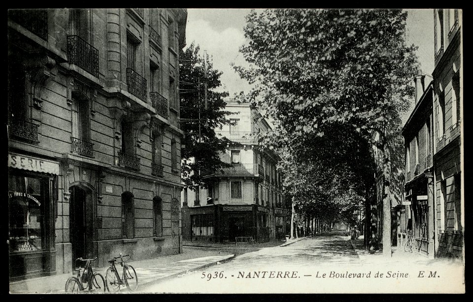 Nanterre.Boulevard de Seine