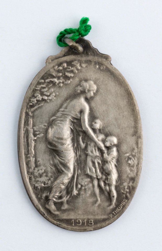 Namur - Alimentation de l'Enfance, medal by Pierre Theunis, Belgium, 1918, Coins and Medals Department of the Royal Library of Belgium, 2Lef76 - 41 (recto)