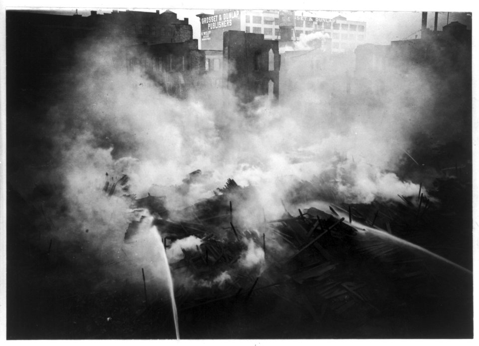 N.Y.C. - 24th St. & North River - the lumber yard fire LCCN2007678006