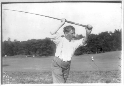 N.Y.C. - Van Courtland Park - Fly casting tourney- unidentified man at beginning of cast LCCN2006688511