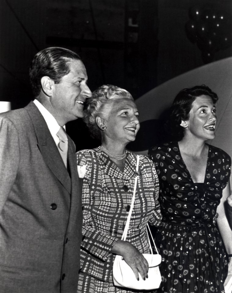 Nancy Davis with Father Dr. Loyal Davis and Mother Edith Davis