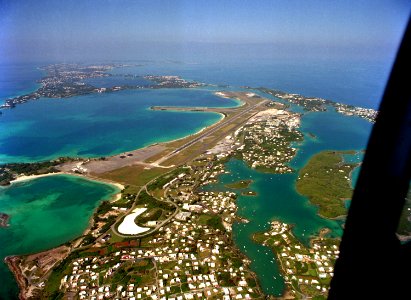 NAS Bermuda aerial view01 1993