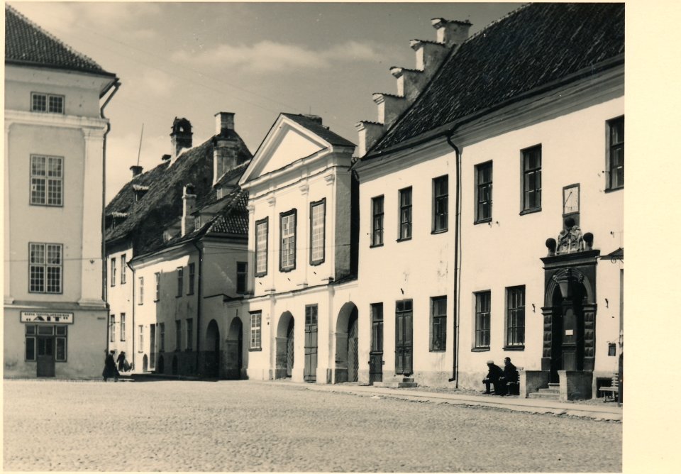 Narva raekoja plats2