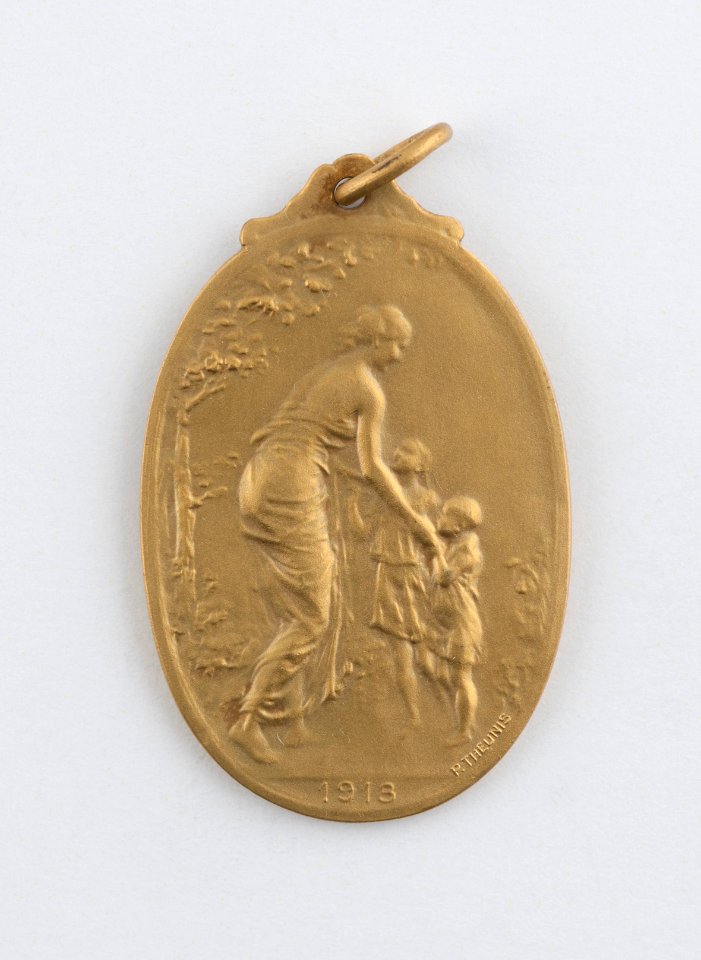 Namur - Alimentation de l'Enfance, medal by Pierre Theunis, Belgium, 1918, Coins and Medals Department of the Royal Library of Belgium, 2Lef74 - 5 (recto)