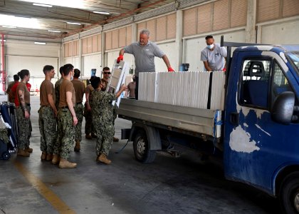 NAS Sigonella receives Afghan evacuees 210820-N-GK686-1056