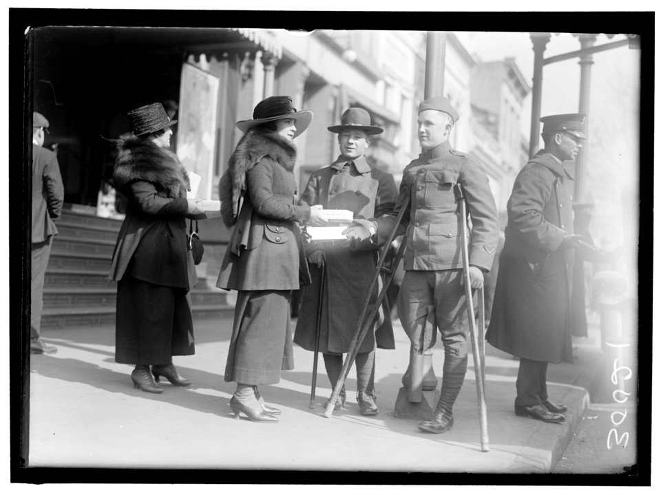 NASH, MISS. WITH WOUNDED SOLDIERS LCCN2016869724