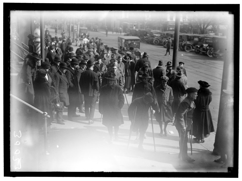 NASH, MISS. WITH WOUNDED SOLDIERS LCCN2016869726