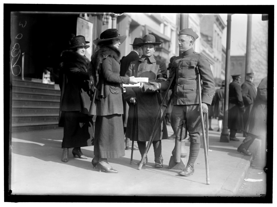 NASH, MISS. WITH WOUNDED SOLDIERS LCCN2016869723