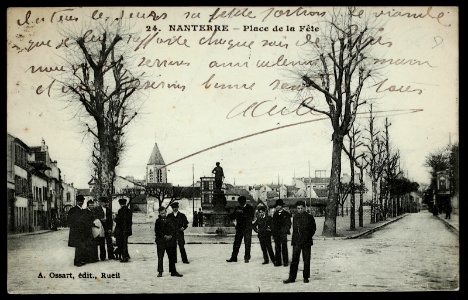Nanterre.Place de la Fête.Statue