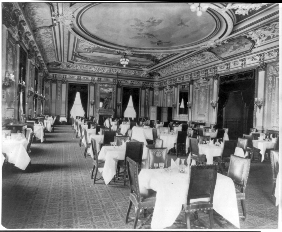 Metropolitan Club dining room LCCN2005689178
