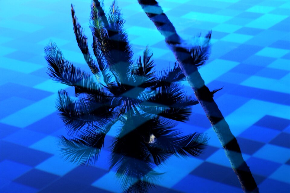 Mirrored water surface shipped