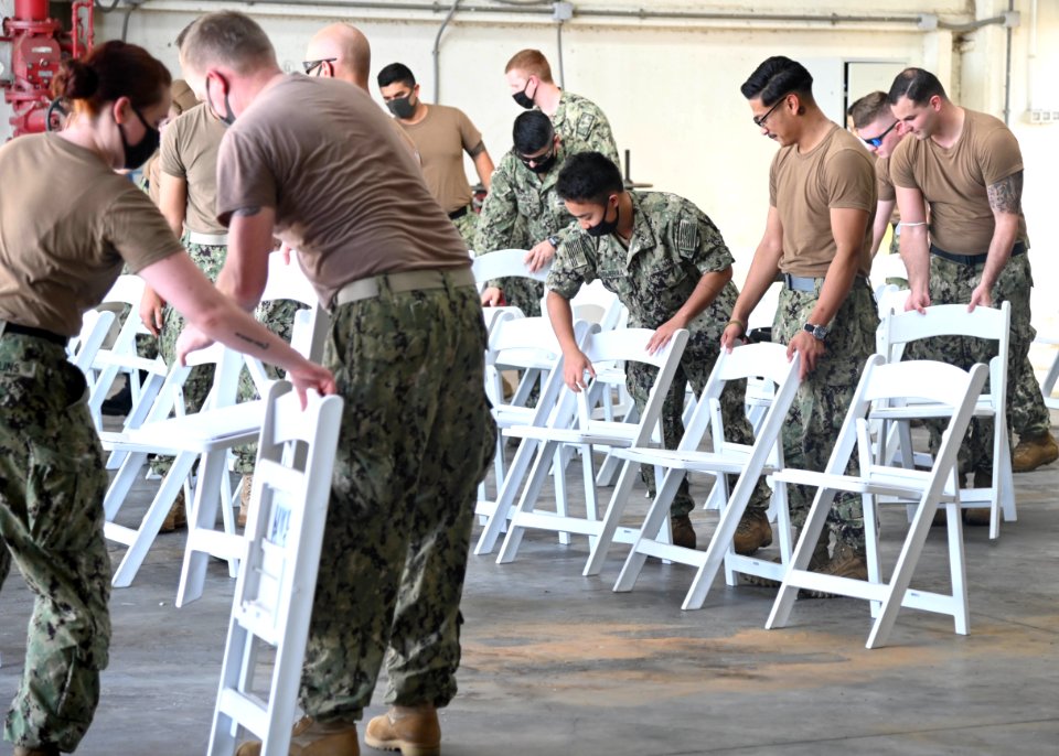 NAS Sigonella receives Afghan evacuees 210820-N-GK686-1070