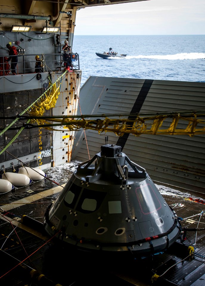 NASA Orion Program aboard USS San Diego (LPD 22) 2016 161027-N-CJ186-0648