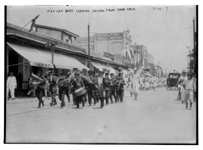 Mexican band leading sailors from Vera Cruz LCCN2014696352