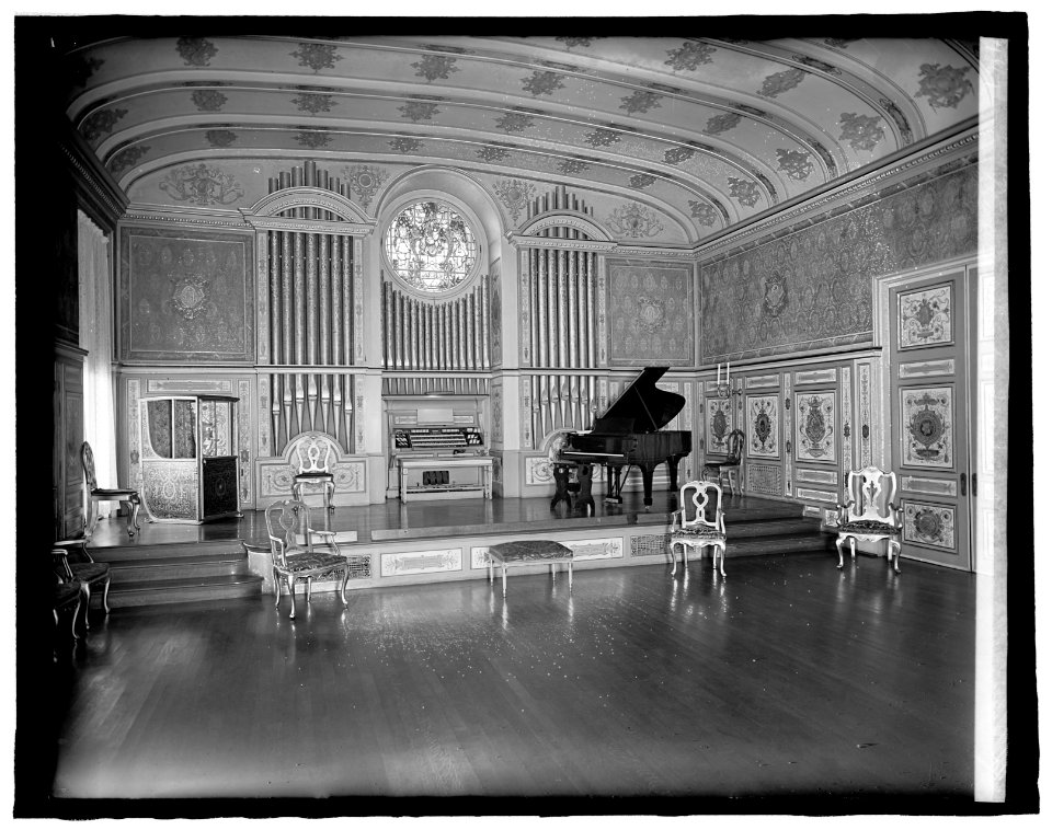 Mexican Emb., (Washington, D.C.), music room LCCN2016826060