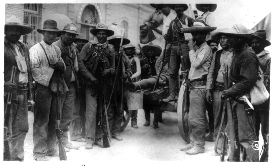 Mexican inusrrectionists with home-made cannon in Juarez, May 20, 1911 LCCN2002737215