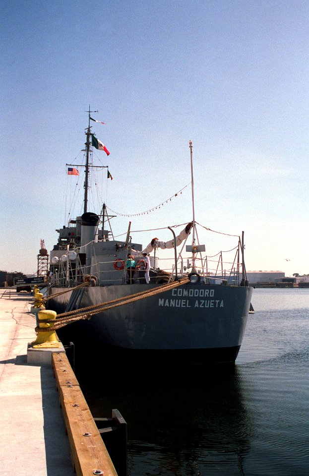 Mexican training ship ARM Comodoro Manuel Azueta (A-06) docked at Tampa, Florida (USA), on 13 October 1993 (6488183)