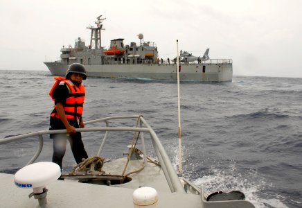 Mexican, British navy conduct boarding exercise at Tradewinds 150618-N-AF146-027