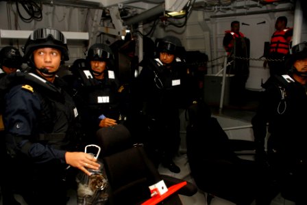 Mexican, British navy conduct boarding exercise at Tradewinds 150618-N-AF146-300