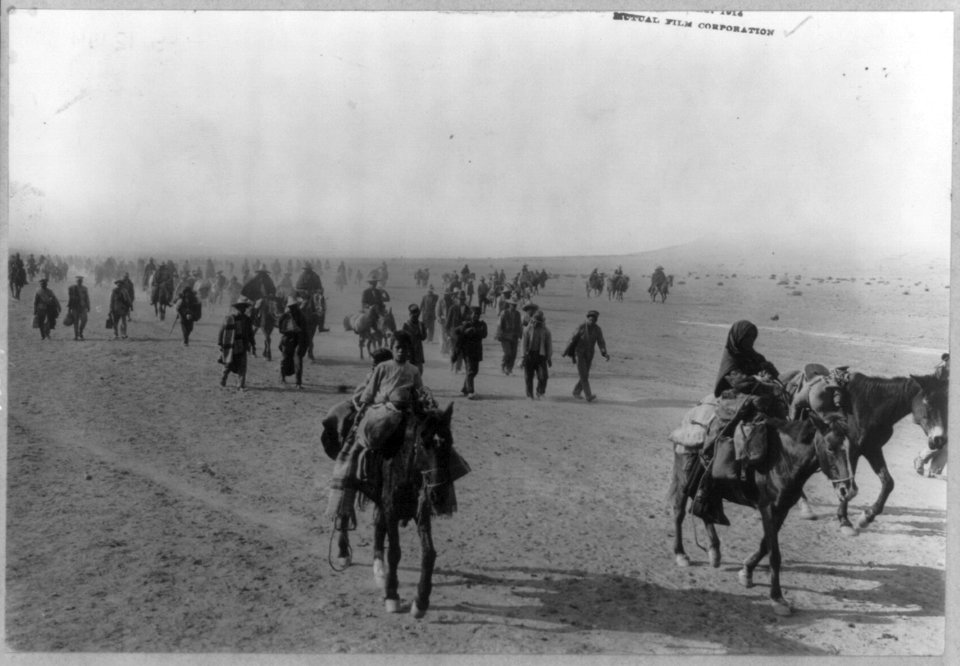Mexican revolution, 1913-1914- stream of refugees walking and riding LCCN2006685901