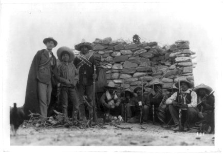 Mexico - Insurrectos, 1911- group of 9, resting LCCN2006690146